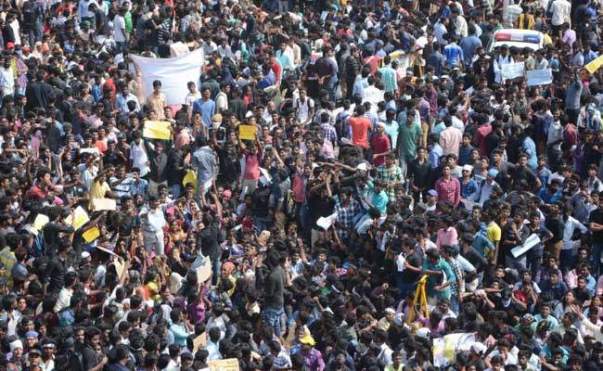 Lakhs of women, kids, men protesting day and night at Marina needsfood