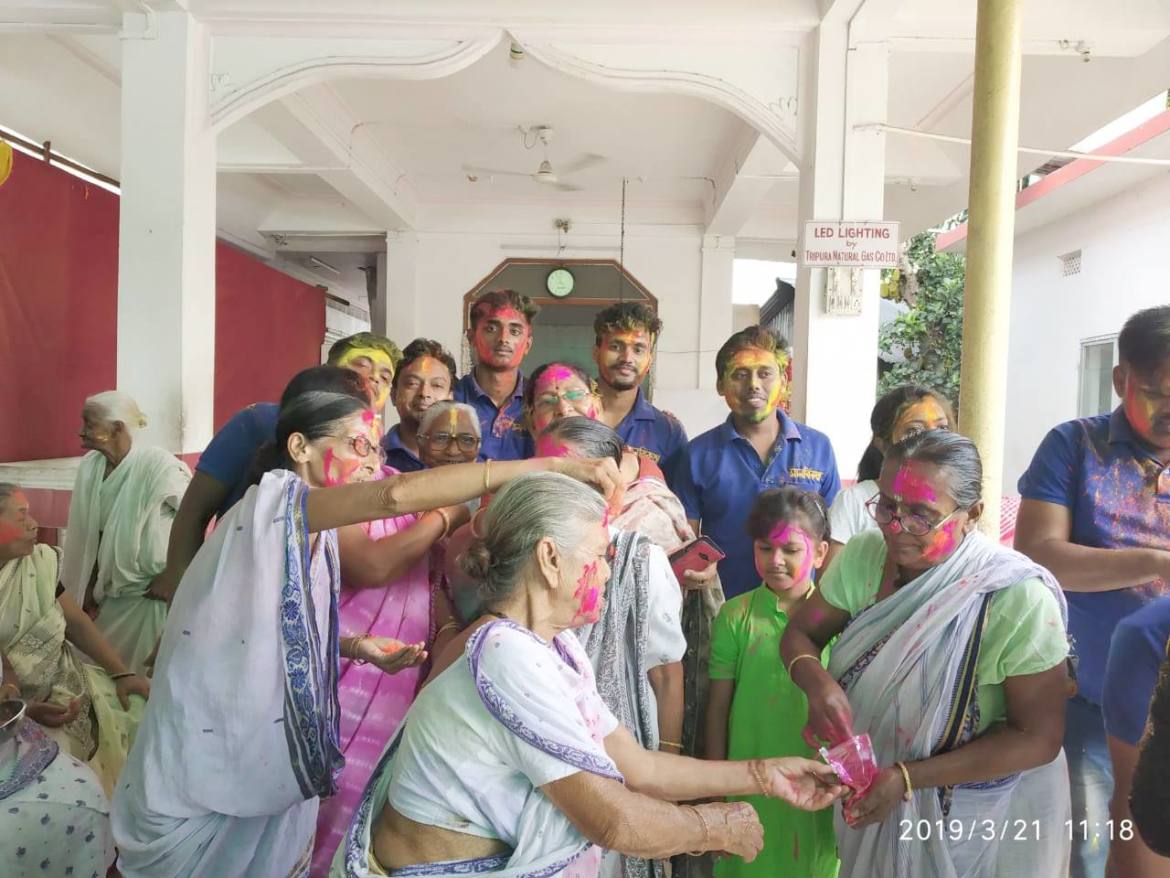 Team manavikata Celebrating holi with elderly people and taking blessings from them. An endeavour to bring Smile on their faces.