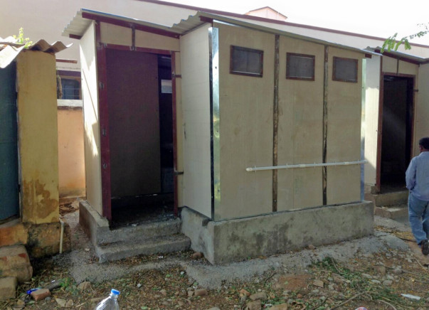 I am fundraising to cOMMUNITY TOILET
