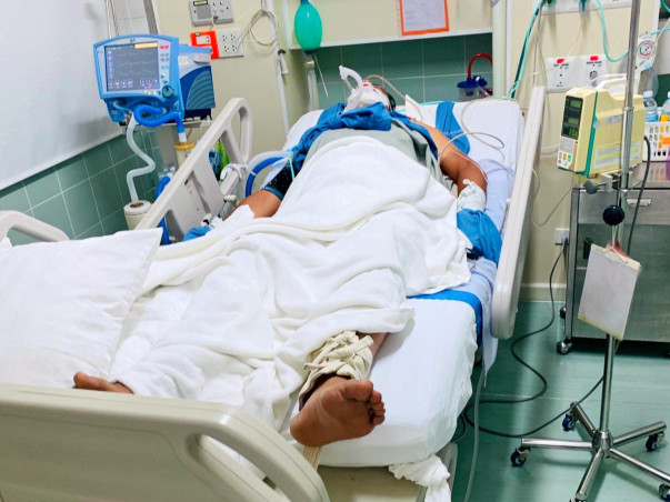 Help Manoj Joshi survive!