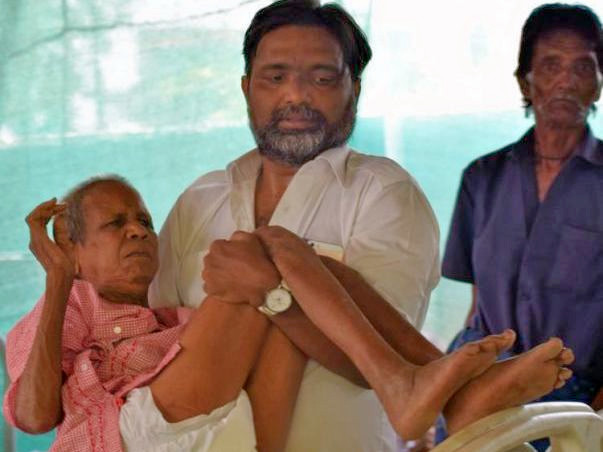 Hyderabad Man Rescued Over 1600 Elderly Homeless & Gave Them New Life