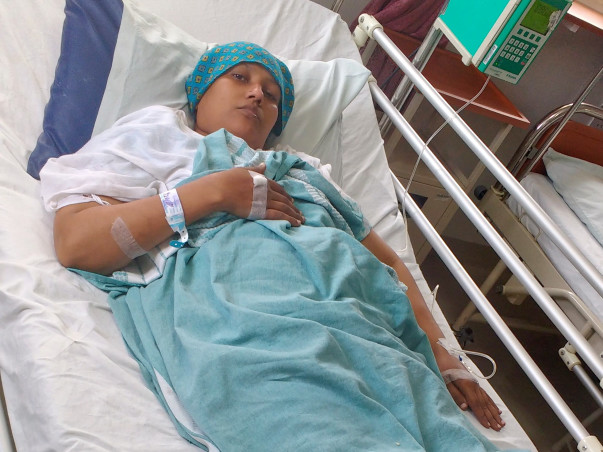 Help Naheeda Fight Cancer