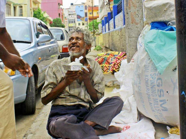 Help Us To Buy A Van To Deliver Food For Free To Patients And Others