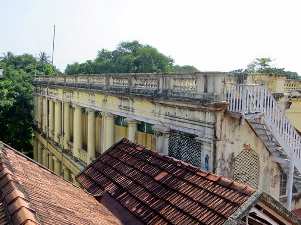 Fundraising to renovate of the theosophical society building in Adyar