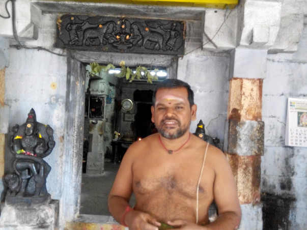 Help a poor sivan temple
purohithar
