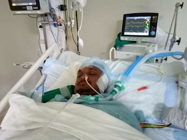 Mumbai Cobbler Is Struggling With Brain Injury From A Road Accident