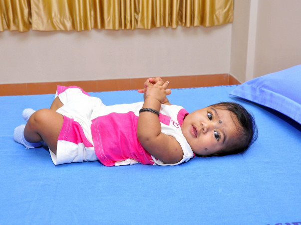 4-month-old Lanston is unable to breathe due to a heart disease