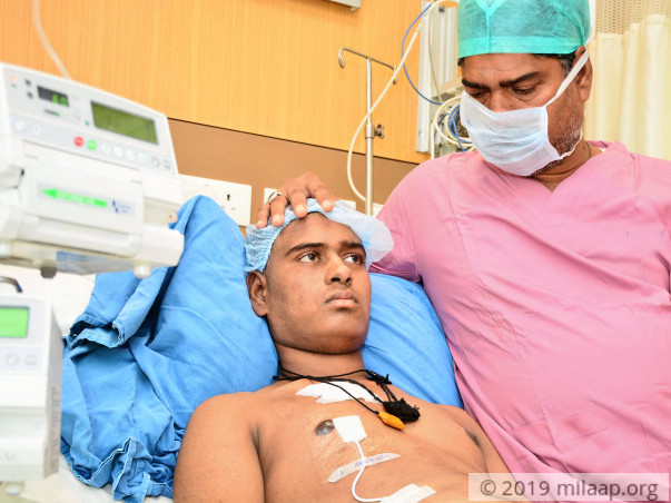 This Homeless Father Will Lose His 17-year-old Son To Deadly Infection