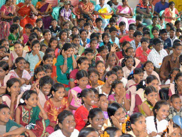 Diwali celebrations for 1500 kids across Govt Homes & Orphanages