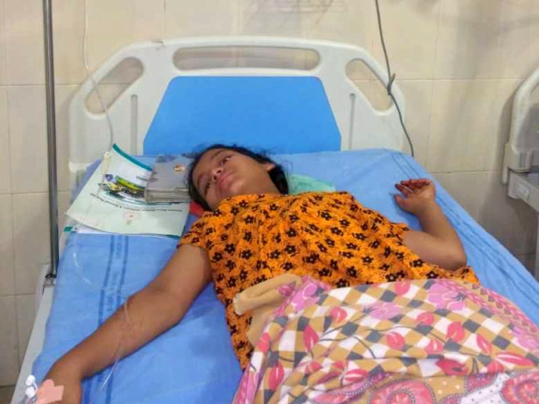 Help Syeda Faza Begum suffering from Paralysis