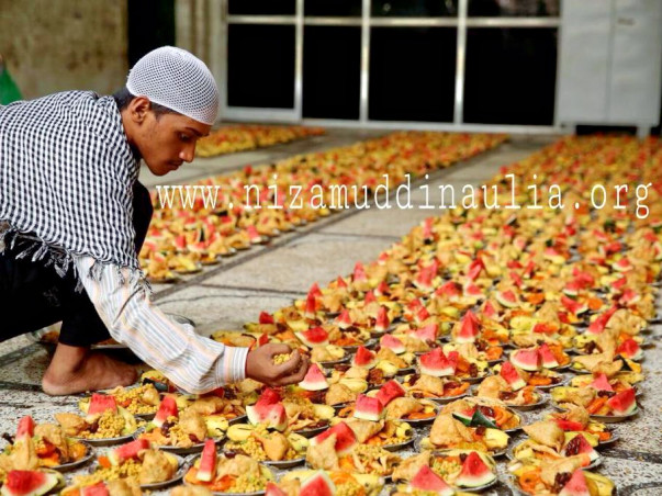 Free food Distribution Ramzan