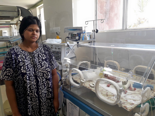 Help twins of Parameshwari get ventilator support