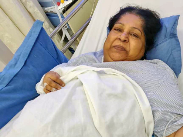Help My Mother Khatija Undergo Laparoscopic Cholecystectomy.