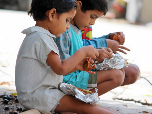 Help Roti Bank ~ Taaki Koi Bhookha Na Rahe