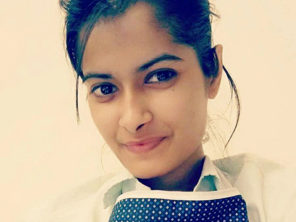 Support A Social Worker's Daughter To Complete Her medical Studies