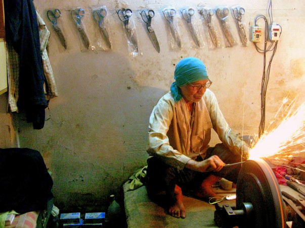 Fundraising to provide a safer working environment to artisans in village of Shahpur Jat, New Delhi.