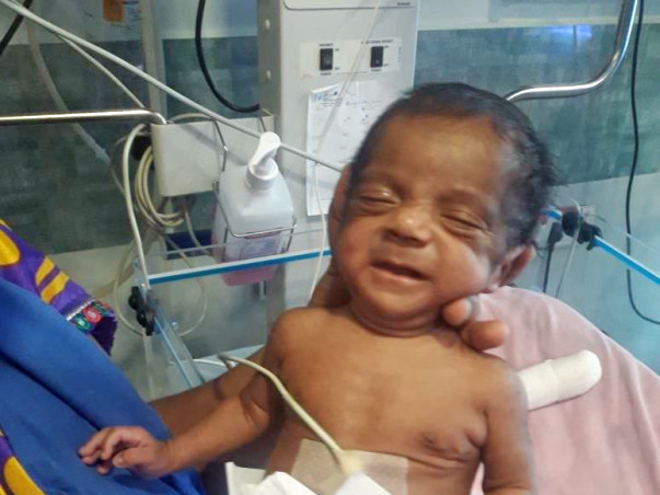 EMERGENCY-SAVE BABY FIGHTING AGAINST DEATH