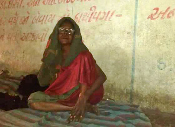 "We are spreading happiness, not just donating clothes." Join the "DAAN MAHOTSAV"