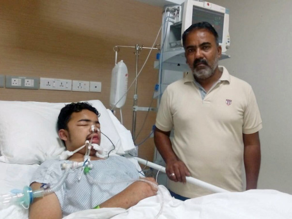 This Auto-driver Sold His Auto To Save His Son From Brain Fever