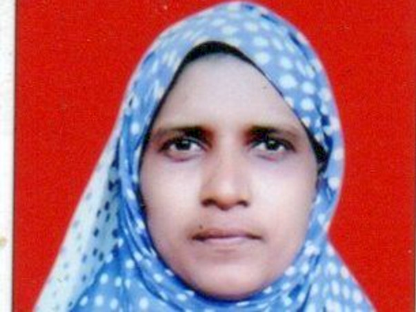 Help Ayesha Fight Uterus Cancer And Get Treatment.