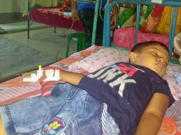 Daily wage Laborer fighting to save his son's life