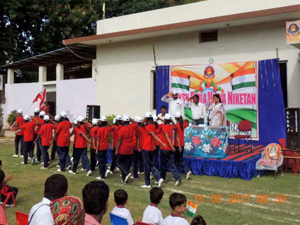 Help Dsvn School To Impart Education To Weaker Section Of Society