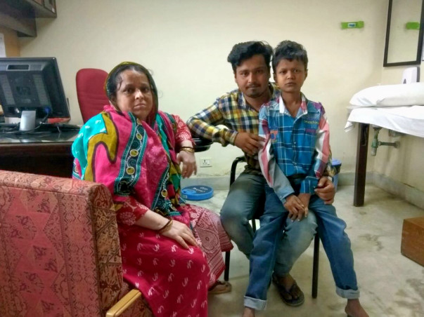 After Their Father's Abandonment, Brother Struggles To Save Fardin