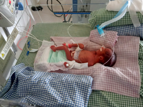 Help Karthikeyan To Save His Twin Babies