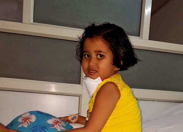 This 4-year-old Knows Nothing About Cancer. She Waits To Go Home.