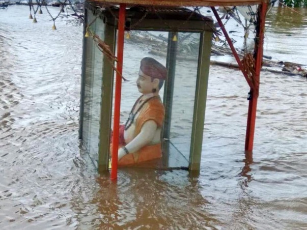#Flood Disaster.Help North karnataka(Belgaum-Shegunasi) Farmers.