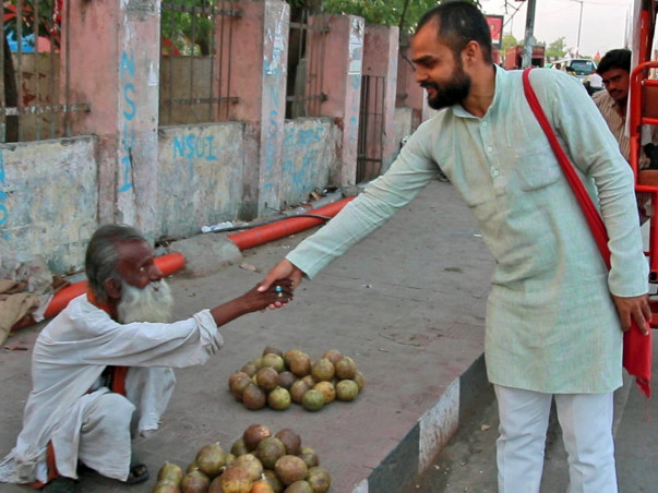 Help Sharad provide dignity and livelihood to the beggars of Lucknow