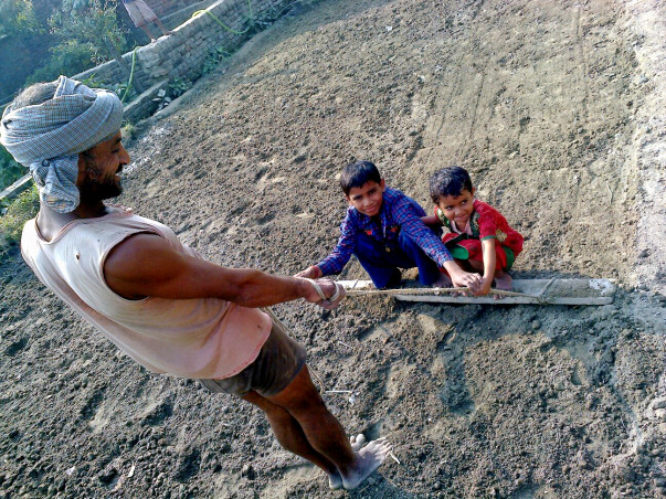 Support Bachhaipur village to buy a tractor.