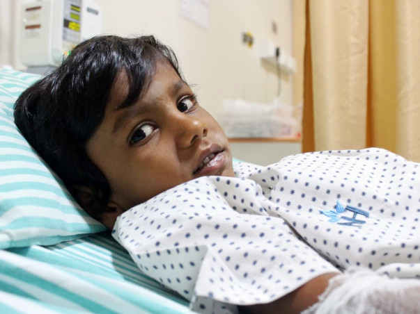Father Struggles To Save His 7-Year-Old From Cancer On Rs. 200/day