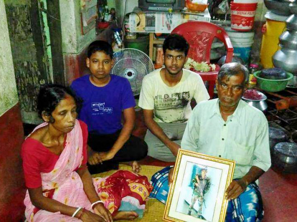 Support Family Of Uri Attack Martyr Gangadhar Dalui