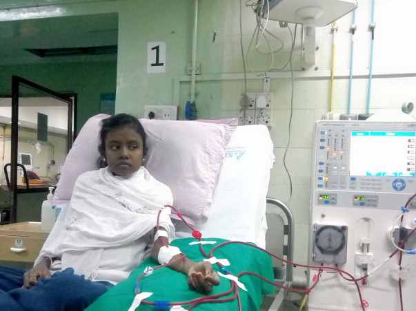 HELP GIRL AGED 17 YEARS UNDER DIALYSIS
