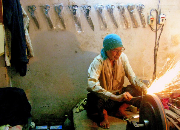 Fundraising to provide a safer working environment to artisans in village of Shahpur Jat, New Delhi.
