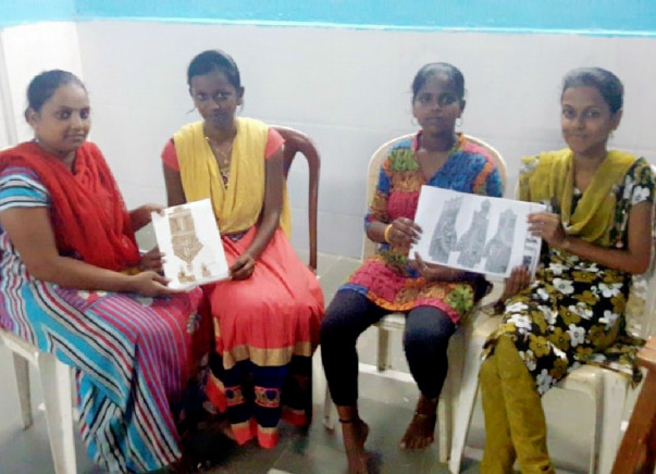 Help ambitious girls to build a sustainable business of Mehendi