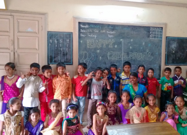 I am fundraising to help my daughter's class.