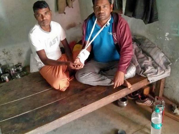 Ramdin Saket Fell From Bicycle And Fractured His Hand, Help Him