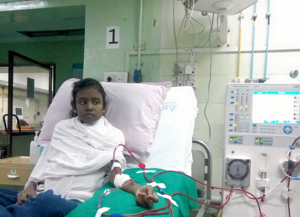HELP GIRL AGED 17 YEARS UNDER DIALYSIS