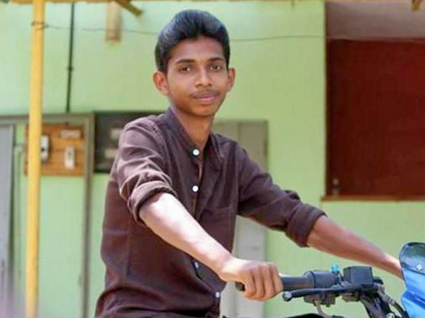 Help Akshay Kumar Recover From Bike Accident