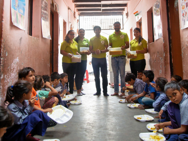 Help Ankit Kawatra provide daily meals for underprivileged kids