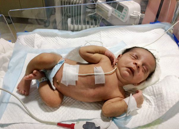 Save this father's 21-day old baby