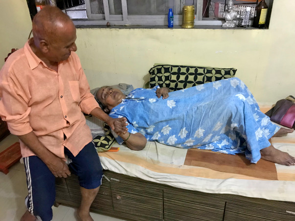Help My Mother to Walk again after 6 Years of Complete Sedentary Life