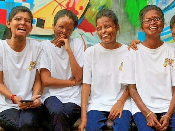 Join Shailee To Support Stop Acid Attacks