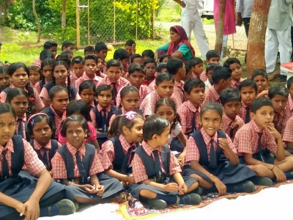 Help to provide uniform,stationary,day meal to school children