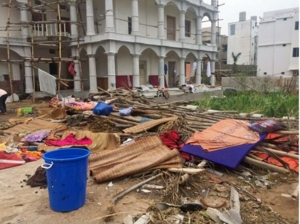 Help In Cyclone Relief In Puri