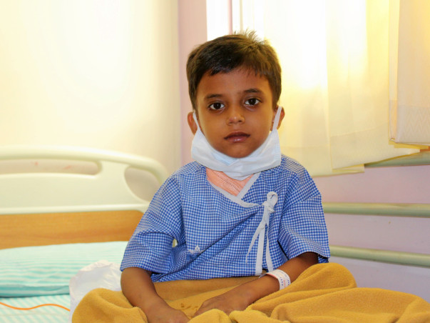 Cancer Patient’s Father Is Forced To Leave Him At Hospital To Beg