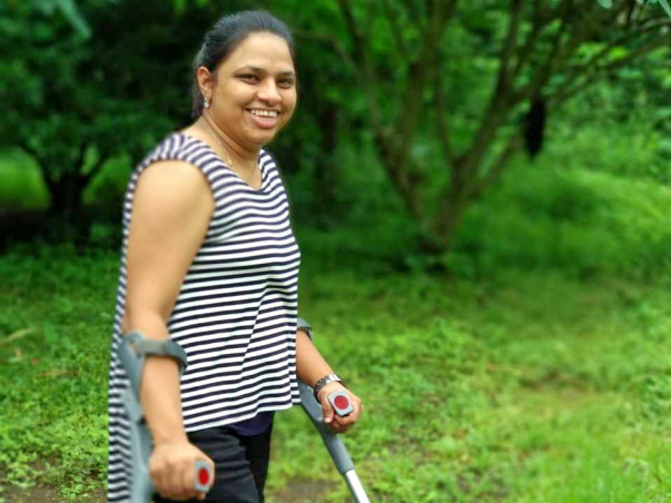 Help Manasi Walk Hassle free