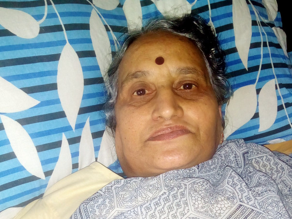Help My Mother Sunanda Undergo Knee Replacement Surgery